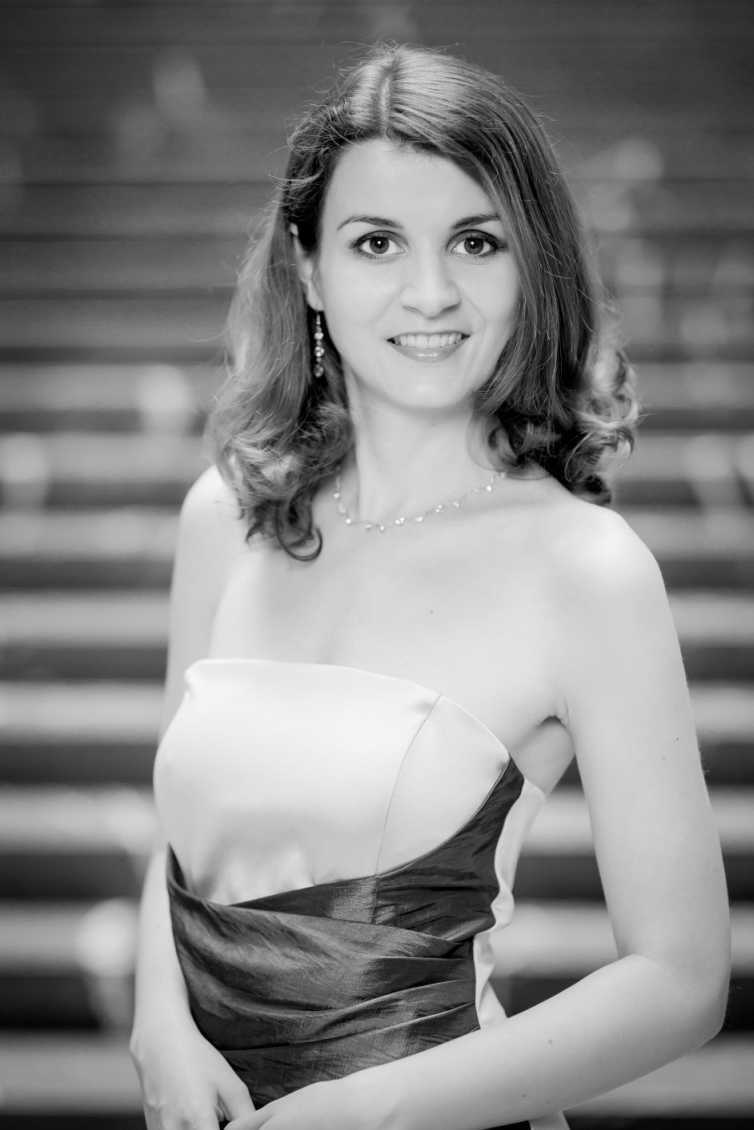 Startbild Irina Firouzi